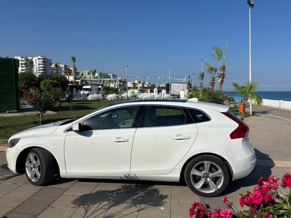 Sahibinden Volvo V40 1.6 D2 Advance 2013 Model