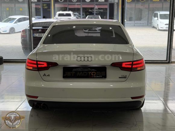 Audi a4 sedan 2.0 TDi Quattro Dynamic