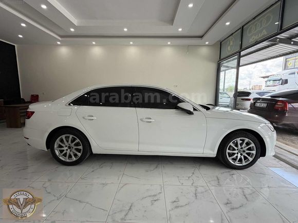 Audi a4 sedan 2.0 TDi Quattro Dynamic