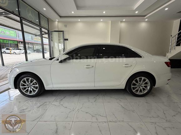 Audi a4 sedan 2.0 TDi Quattro Dynamic