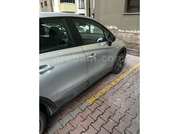 Sahibinden Opel Crossland 1.2 T Essential 2024 Model 