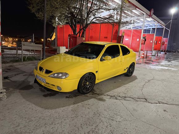 Sıfır muayene. Renault Megane 1.6 Coupe RXI 2000 Model 