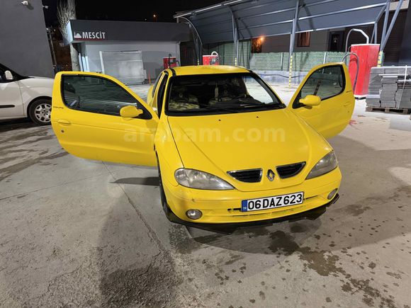 Sıfır muayene. Renault Megane 1.6 Coupe RXI 2000 Model 