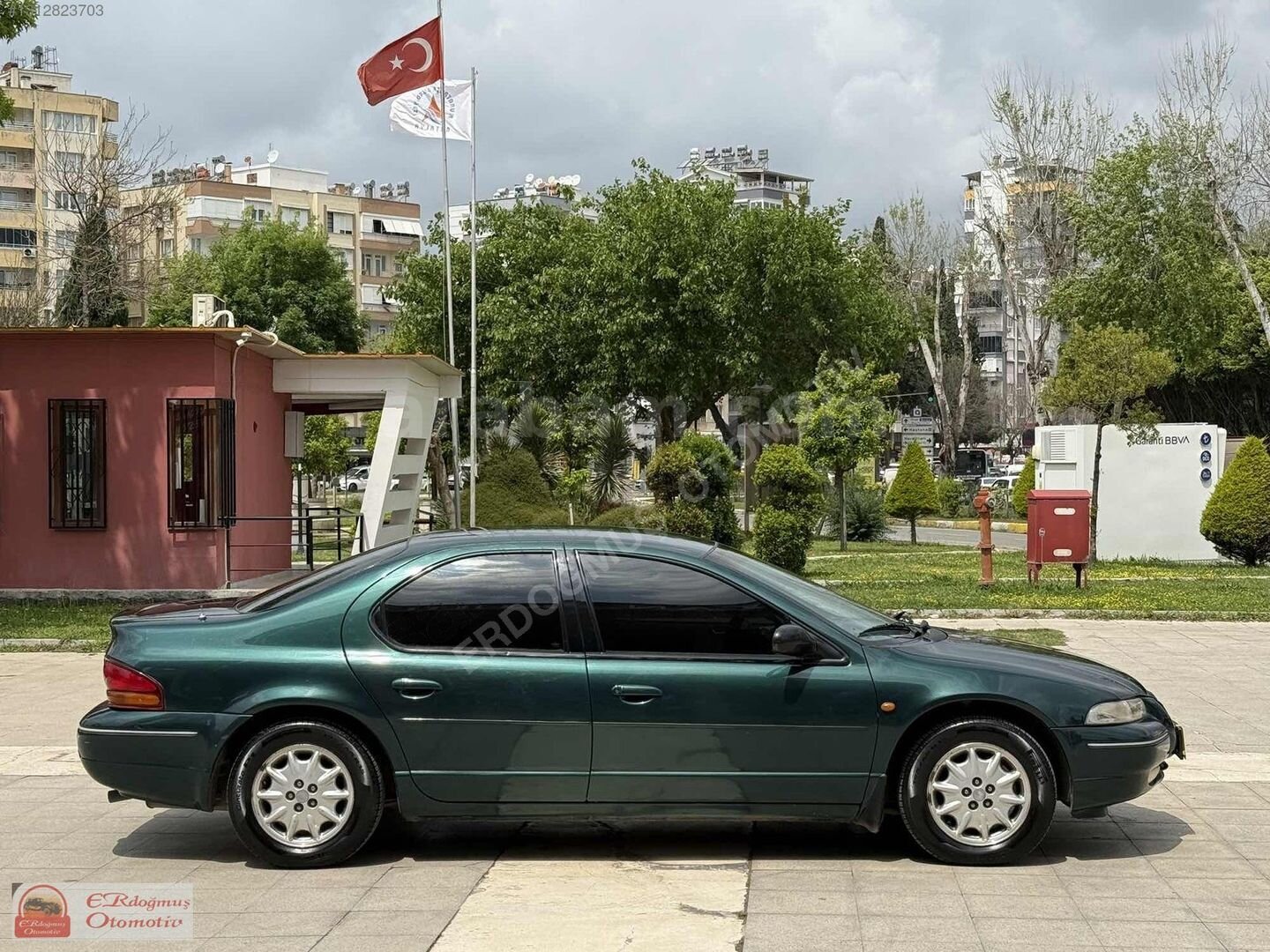 Galeriden Chrysler Stratus 2.0 LX 1996 Model Antalya 295.000 km Yeşil 2