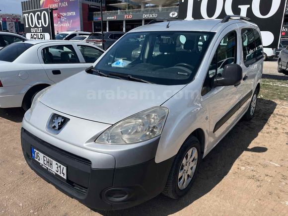 Sahibinden Peugeot Partner  2011 Model  206.000 km 