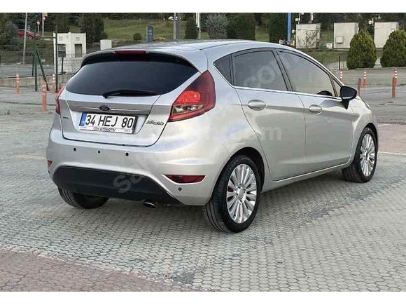 Sahibinden Ford Fiesta 1.6 TDCi Titanium 2009 Model  261.000 km Gri
