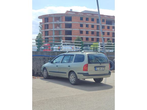 temiz aile arabası/ Renault Megane 1.6 RTE/ 2001 Model