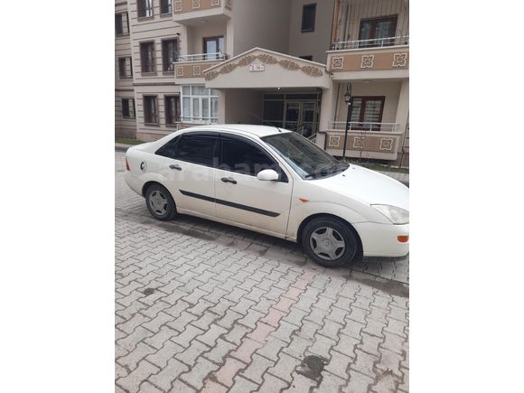 Sahibinden Ford Focus 1.6 Ambiente 2000 Model