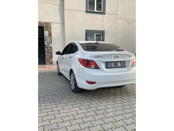 Sahibinden Hyundai Accent Blue 1.4 CVVT Mode Plus 2013 Model 