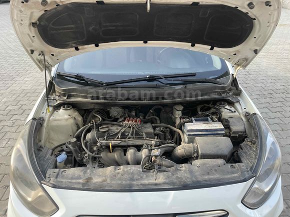 Sahibinden Hyundai Accent Blue 1.4 CVVT Mode Plus 2013 Model 