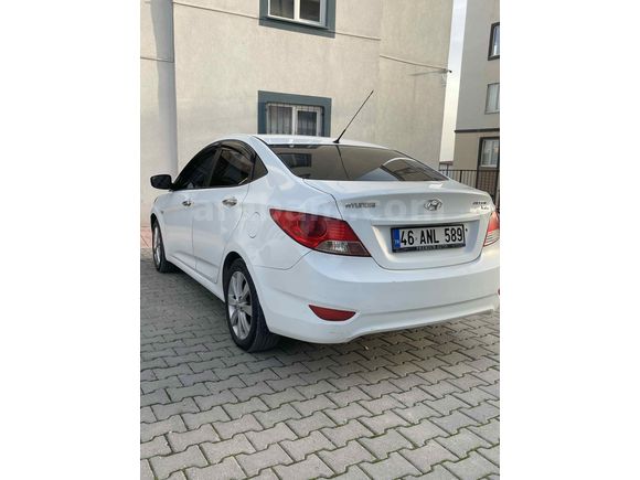 Sahibinden Hyundai Accent Blue 1.4 CVVT Mode Plus 2013 Model 