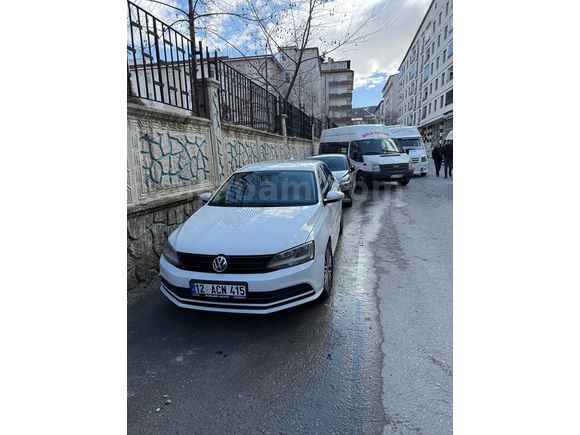 Sahibinden Volkswagen Jetta 1.2 TSi BlueMotion Trendline 2015 Model 