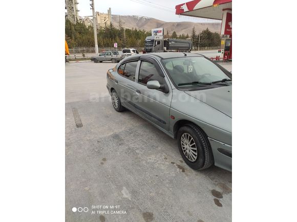 Sahibinden Renault Megane 1.6 RTE 1998 Model