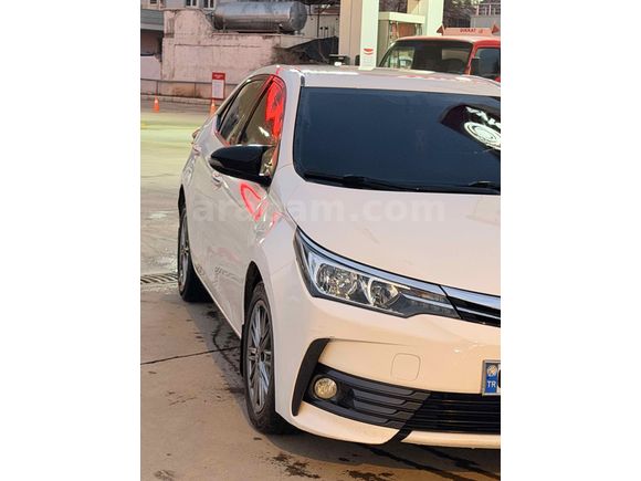 Tek parça  boyalı temiz corolla