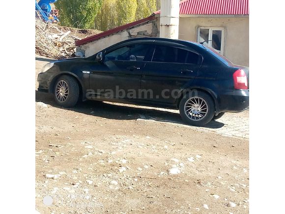 Sahibinden Hyundai Accent Era 1.4 Eco 2009 Model  250.000 km Siyah