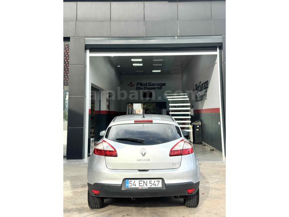 Sahibinden Renault Megane 1.5 dCi 110 BG 2012 Model 