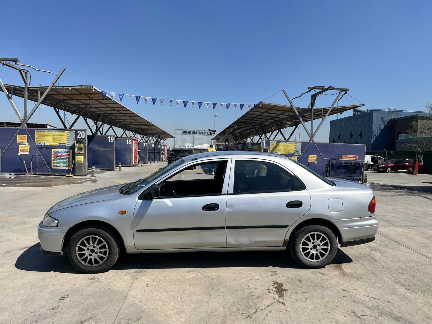 Sahibinden Mazda 323 1.5 Familia 1998 Model 4