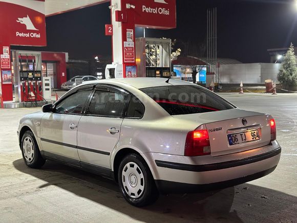 Sahibinden Volkswagen Passat 1.8  2000 Model  160000 km Gri