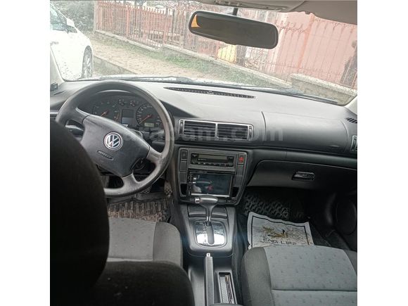 Sahibinden Volkswagen Passat 1.8  2000 Model  160000 km Gri
