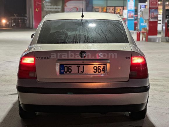 Sahibinden Volkswagen Passat 1.8  2000 Model  160000 km Gri