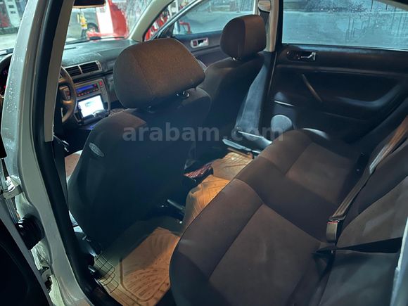 Sahibinden Volkswagen Passat 1.8  2000 Model  160000 km Gri
