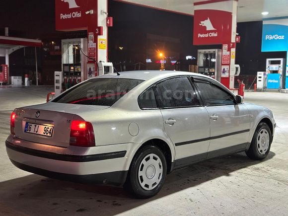 Sahibinden Volkswagen Passat 1.8  2000 Model  160000 km Gri
