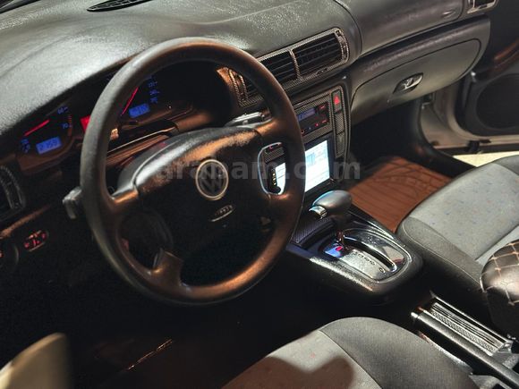 Sahibinden Volkswagen Passat 1.8  2000 Model  160000 km Gri