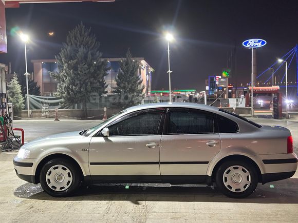 Sahibinden Volkswagen Passat 1.8  2000 Model  160000 km Gri