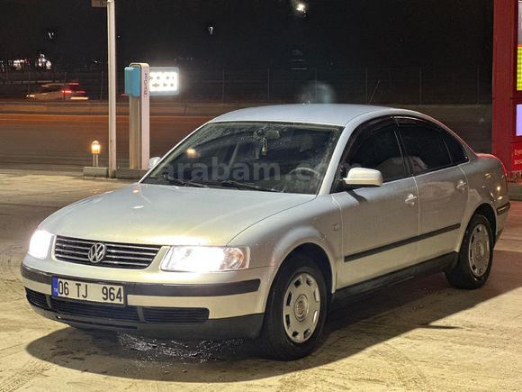 Sahibinden Volkswagen Passat 1.8  2000 Model  160000 km Gri