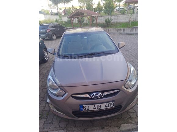 Sahibinden Hyundai Accent Blue 1.4 CVVT Mode Plus 2012 Model