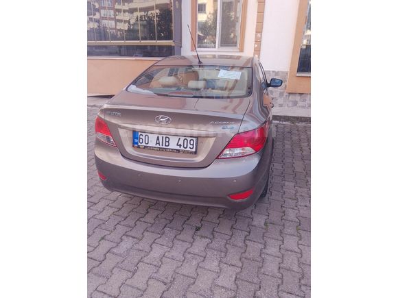 Sahibinden Hyundai Accent Blue 1.4 CVVT Mode Plus 2012 Model