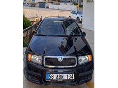 Sahibinden Skoda Fabia 1.2 Classic 2005 Model  280.000 km Siyah