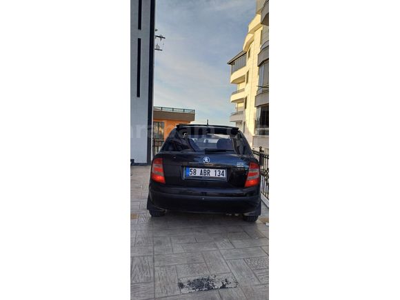 Sahibinden Skoda Fabia 1.2 Classic 2005 Model  280.000 km Siyah