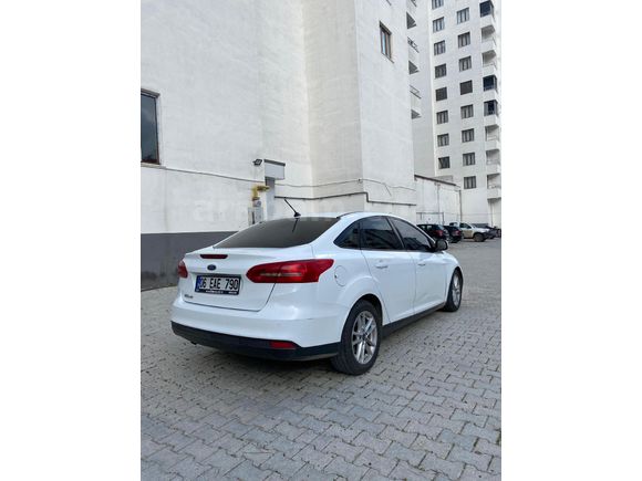 Sahibinden Ford Focus 1.5 TDCi Trend X 2017 Model  345.000 km Beyaz