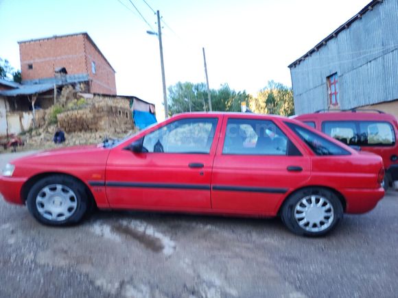 Sahibinden Ford Escort 1.6 CLX 1997 Model