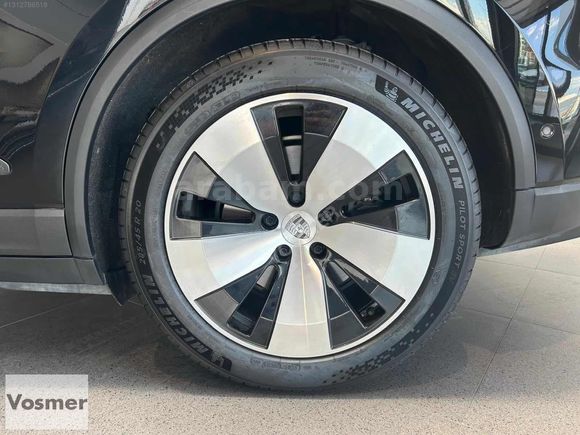 VOSMER 2024 PORSCHE MACAN 4 408 HP ELEKTRİKLİ