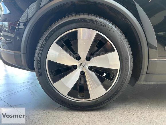 VOSMER 2024 PORSCHE MACAN 4 408 HP ELEKTRİKLİ