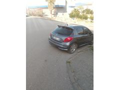 Sahibinden Peugeot 207 1.4 Trendy 2008 Model  200.000 km Gri