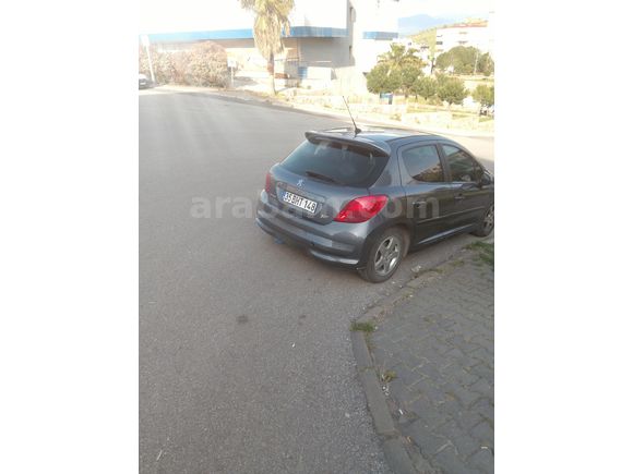 Sahibinden Peugeot 207 1.4 Trendy 2008 Model  200.000 km Gri