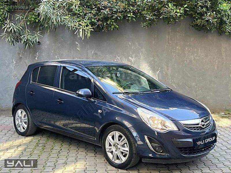 Galeriden Opel Corsa 1.4 Twinport Enjoy 111 2012 Model İstanbul