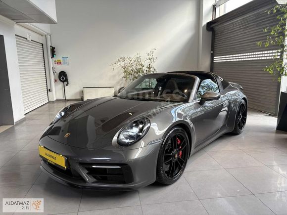 ALDATMAZ PLAZA'DAN BOYASIZ 2023 PORSCHE 911 TARGA 4 GTS BAYİ