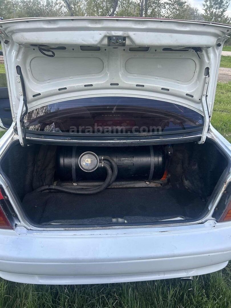 Galeriden Suzuki Swift 1.3 GLX 1998 Model Edirne 203.000 km Beyaz 6