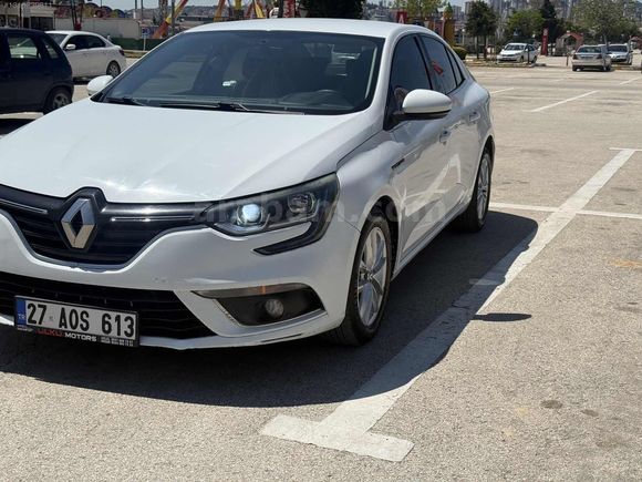ÜLKÜ MOTORDAN UYGUN MEGAN 4!!!POŞETLERİ ÜZERİNDE