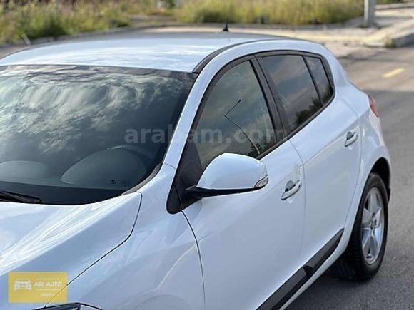 2013 MEGANE 3 1.5 DCİ TOUCH MANUEL 174 KM HATASIZ BEYAZ