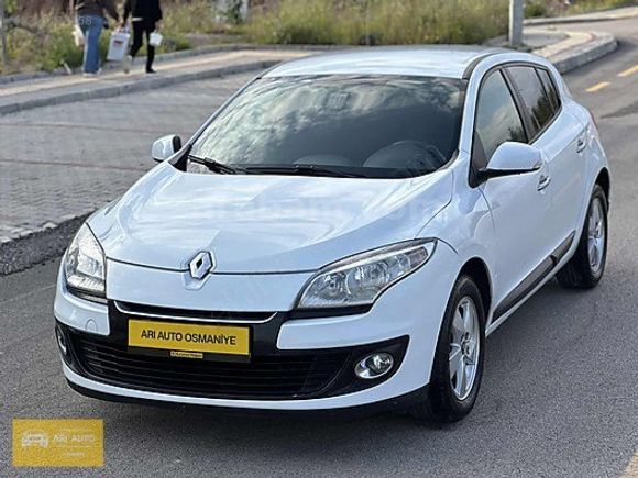 2013 MEGANE 3 1.5 DCİ TOUCH MANUEL 174 KM HATASIZ BEYAZ