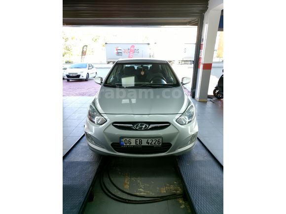 Sahibinden Hyundai Accent Blue 1.6 CRDI Mode Plus 2012 Model