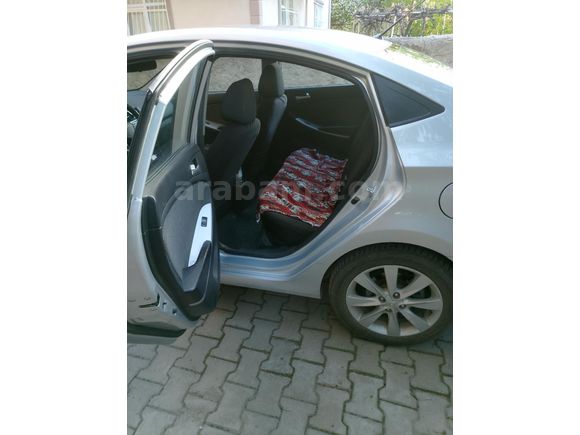 Sahibinden Hyundai Accent Blue 1.6 CRDI Mode Plus 2012 Model