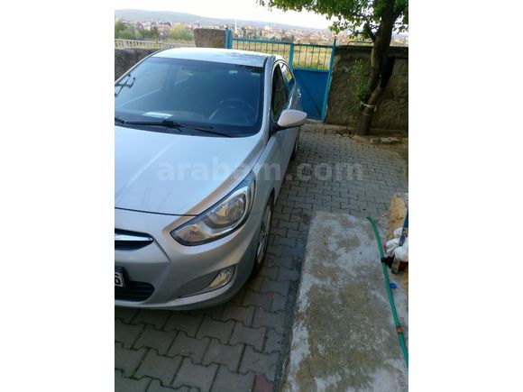 Sahibinden Hyundai Accent Blue 1.6 CRDI Mode Plus 2012 Model