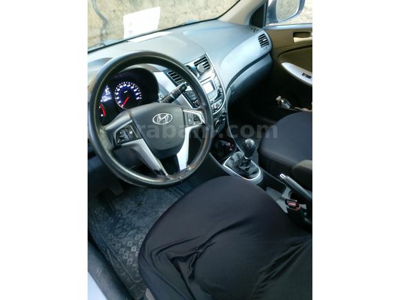 Sahibinden Hyundai Accent Blue 1.6 CRDI Mode Plus 2012 Model