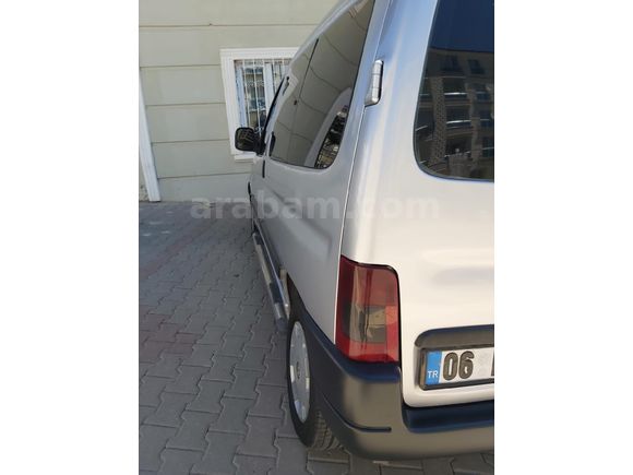 Peugeot Partner 1.9 D düşük km li 2001 Model